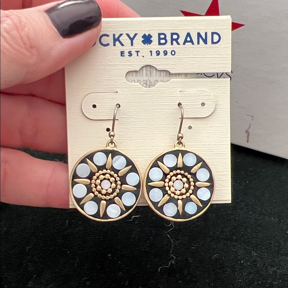 Lucky Brand Gold and White Pendant Necklace with Earrings - Picture 4 of 5